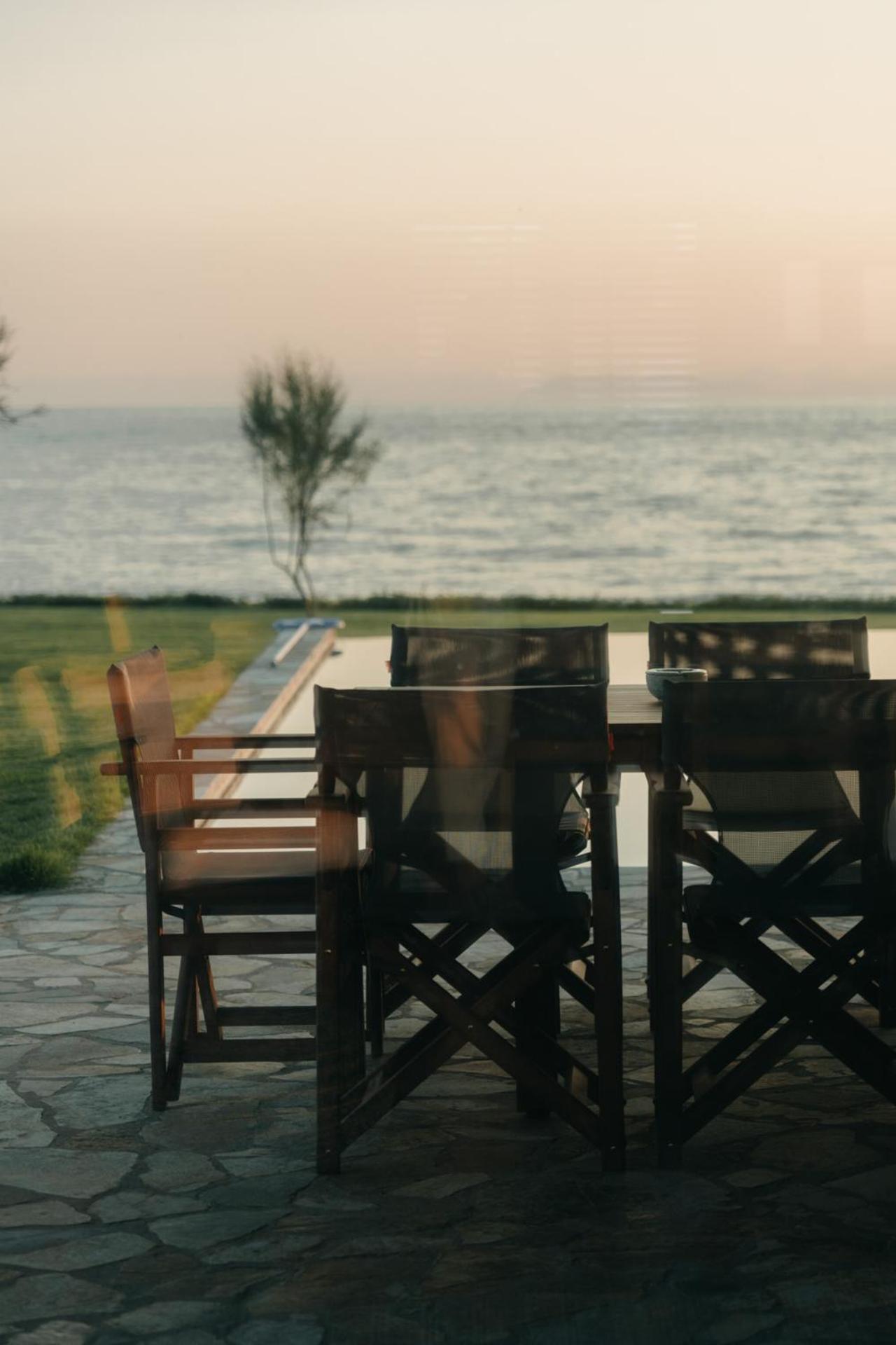 Real Life Homes Luxurious Seafront Villas Each With Their Own Private Pools Korakokhórion Exterior foto